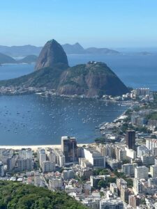 693bf67957750e0104820dcc9a93def1-225x300 O que visitar no Brasil - Rio de Janeiro
