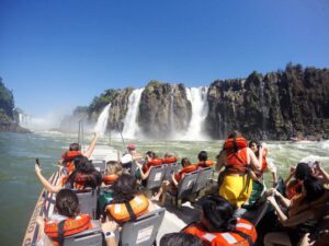 ed88d1189762f6e7a52546375a389611-300x225 Cataratas do Iguaçu