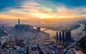 ea4b2533c37fbb160b52282a36b9c441-300x188 Férias na Europa este ano? Conheça as taxas, proibições e restrições turísticas em 2025