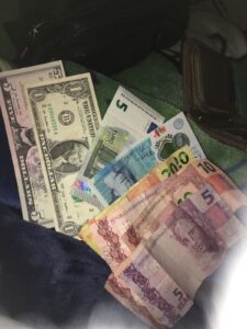 b37f5a6296f6185f0ad86524e82c577c-225x300 Taxa de câmbio de Euro para Reais brasileiros